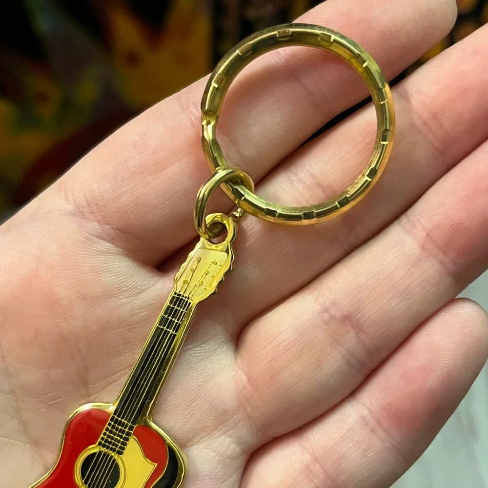 VTG Retro Elvis Presley Guitar Red Enamel Gold Tone Metal Keychain